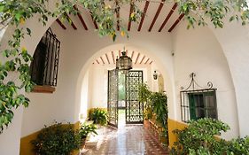 Villa Clavero Three Premium Apt